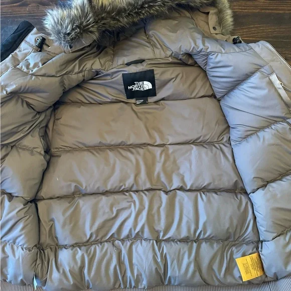 Men’s The NorthFace winter jacket - Picture 3 of 3